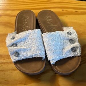 Blowfish White Textured Slide Sandals Size 7.5